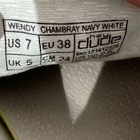 Hey Dude Women's Navy White Chambray Lightweight Slip On Wendy Loafers Size 7 - Picture 13 of 13